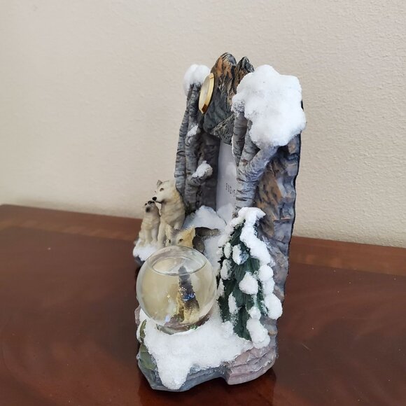 Classic Treasures 3D Resin Wolf Family Trees Picture Frame with Clock - Picture 3 of 6